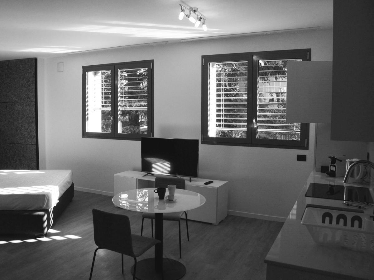 Aparthotel La Perla By Sedar Côme Esterno foto