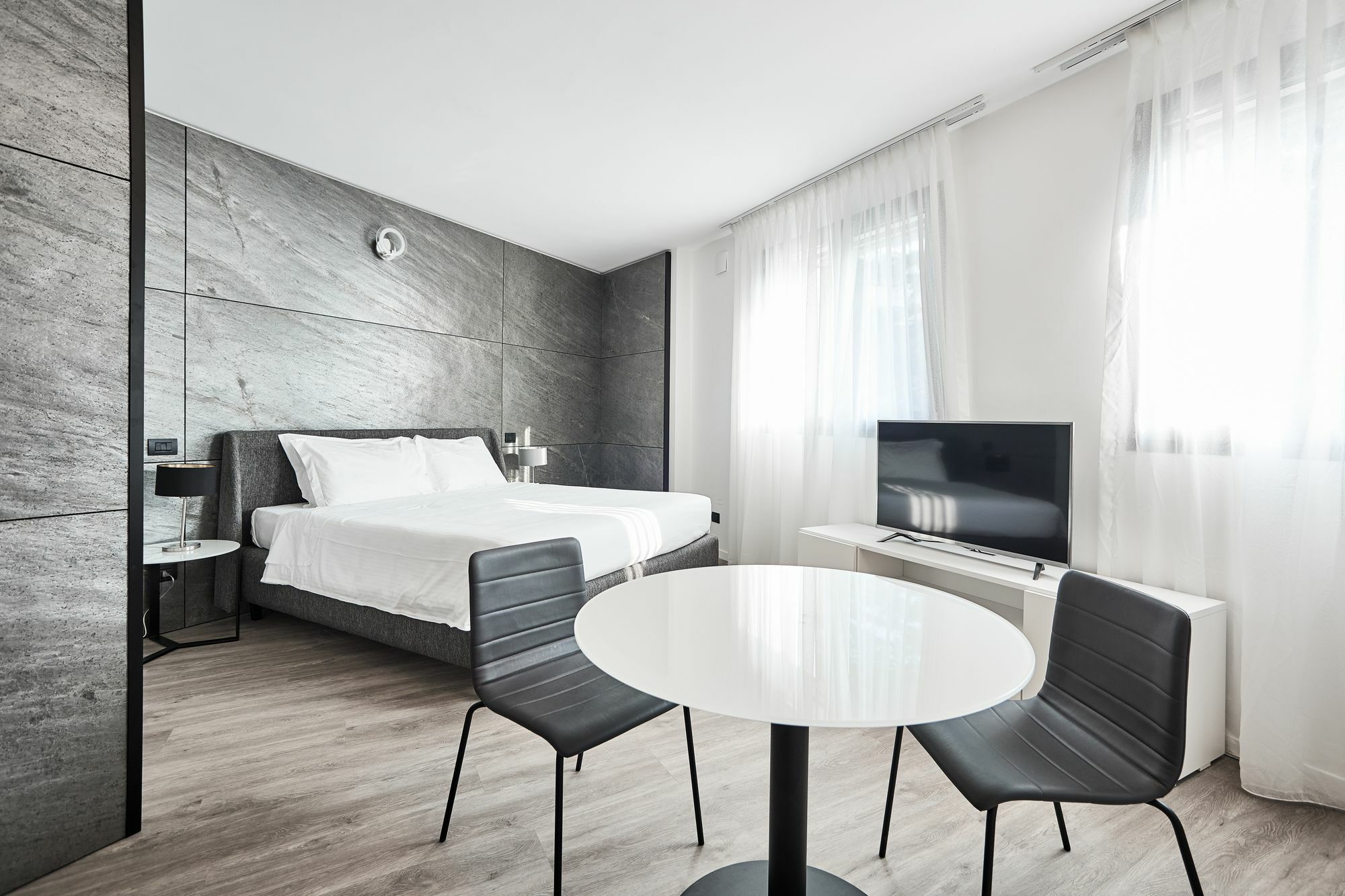Aparthotel La Perla By Sedar Côme Esterno foto